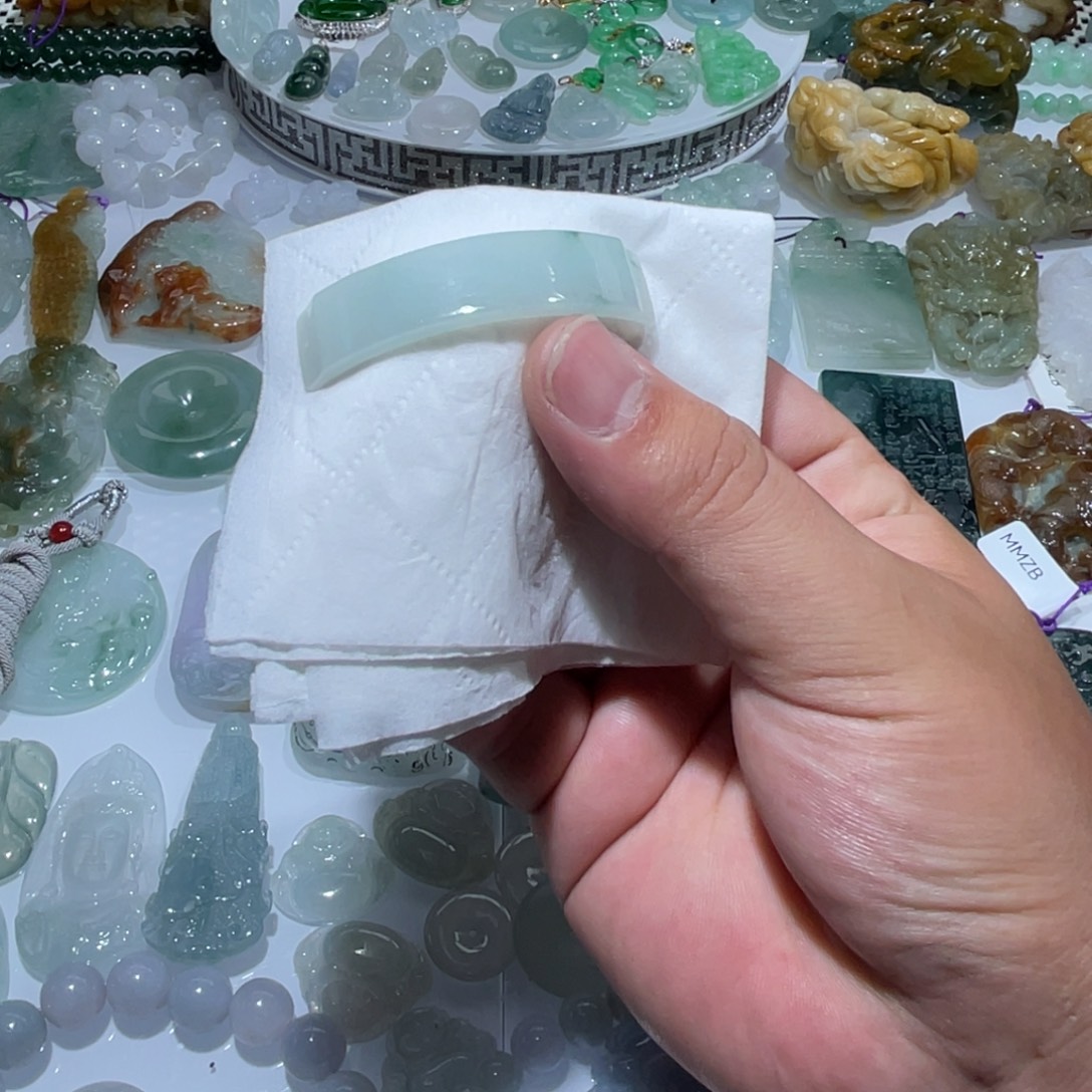 颈饰未镶嵌翡翠天然