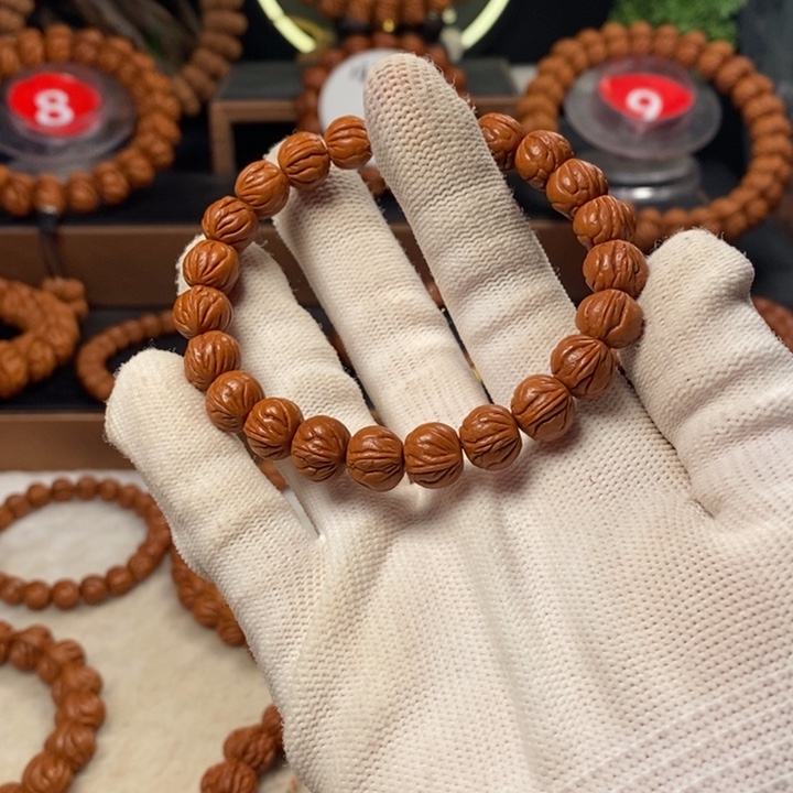 桃核吊坠铭****n秦岭龙纹