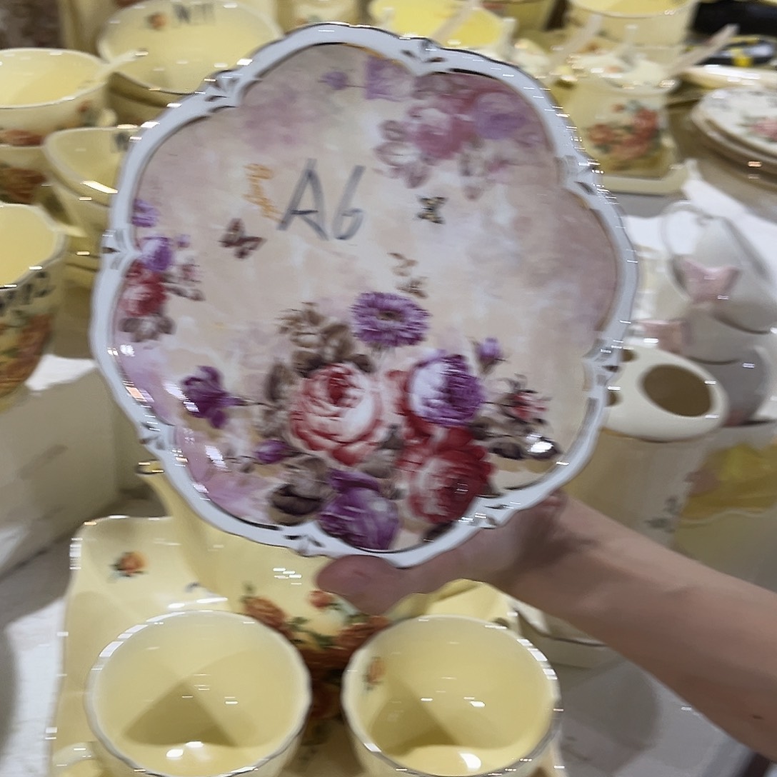 星博陶瓷有限公司2个