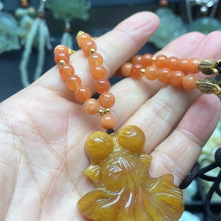 未镶嵌蛇纹石玉颈饰