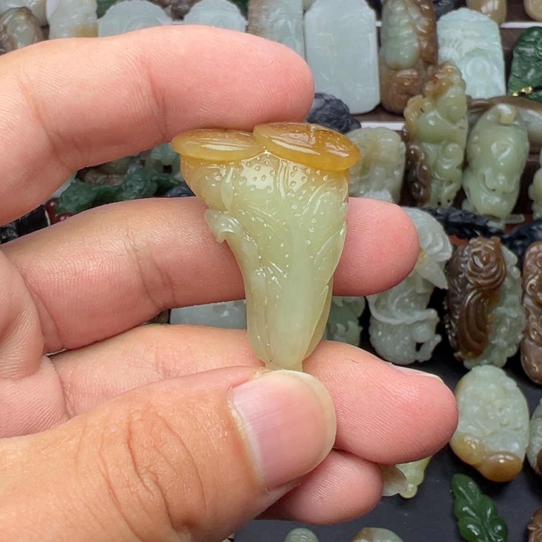 和田玉未镶嵌挂件