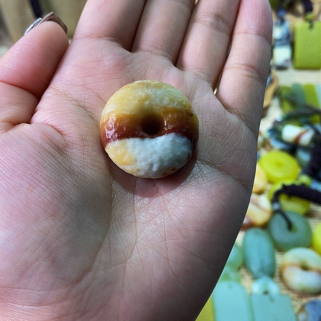 未镶嵌蛇纹石玉挂件