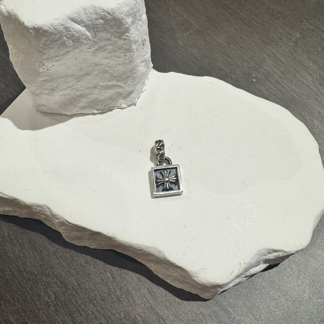 银吊坠 Chrome Hearts 克罗心【中古】十字花方糖吊坠