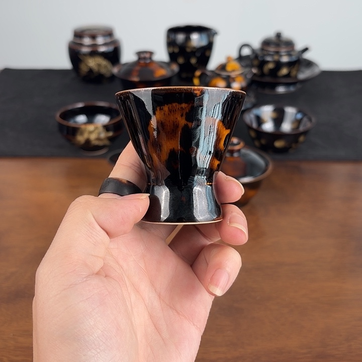 瓷玳瑁釉高足斗笠杯