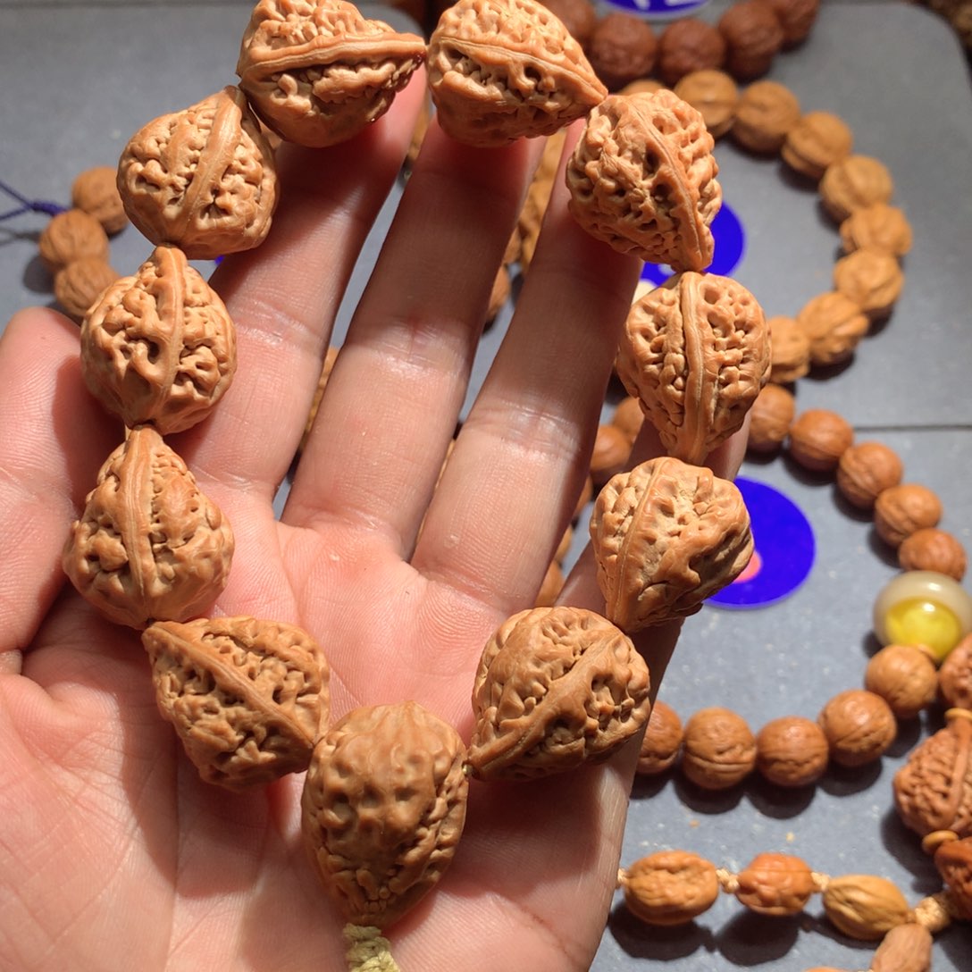 文玩核桃吊坠安**在麒麟角