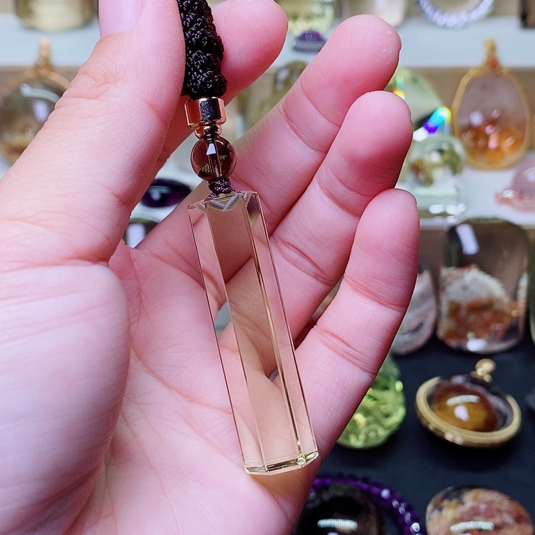 水晶吊坠(赠链)未镶嵌