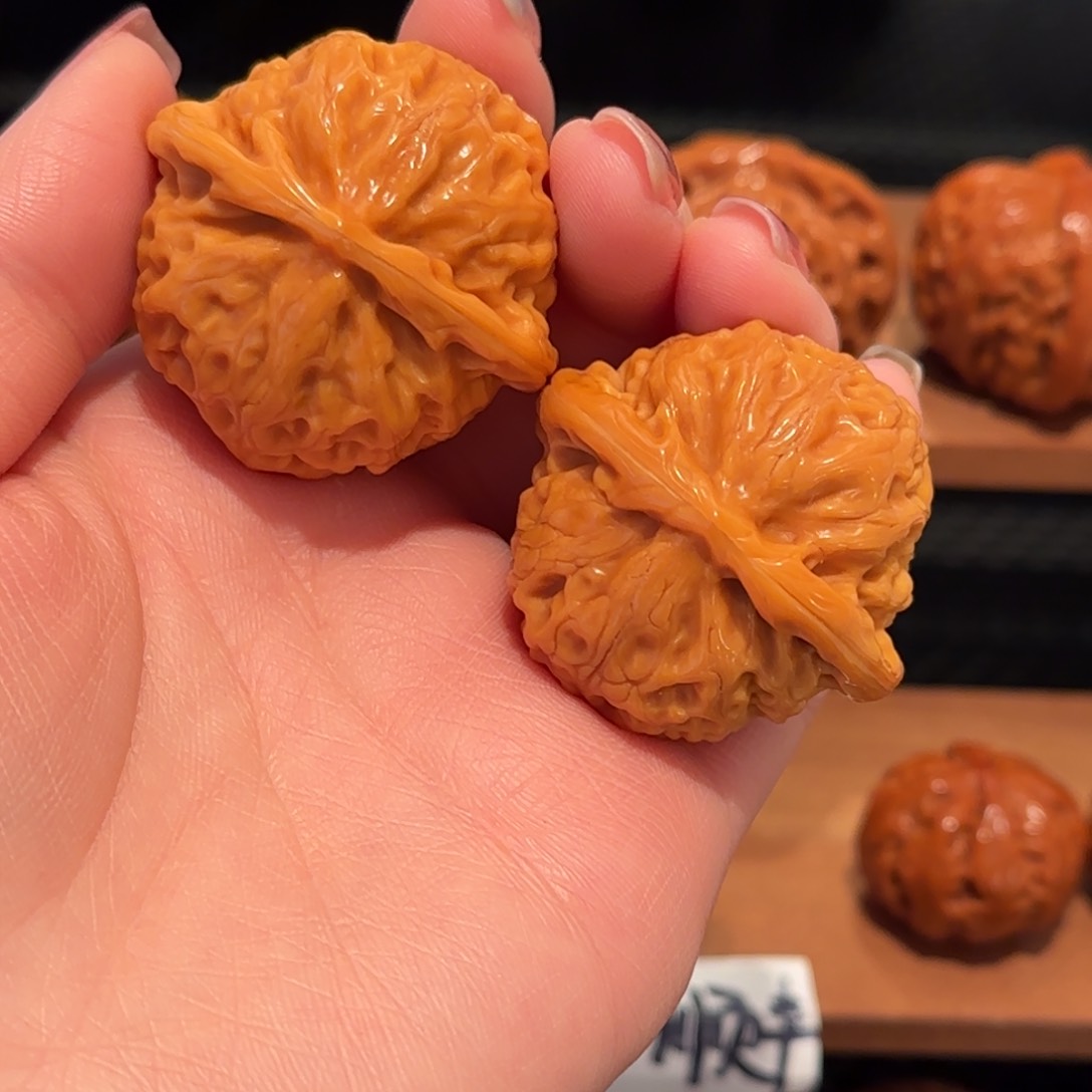 桃核把件宫灯40 精品1386