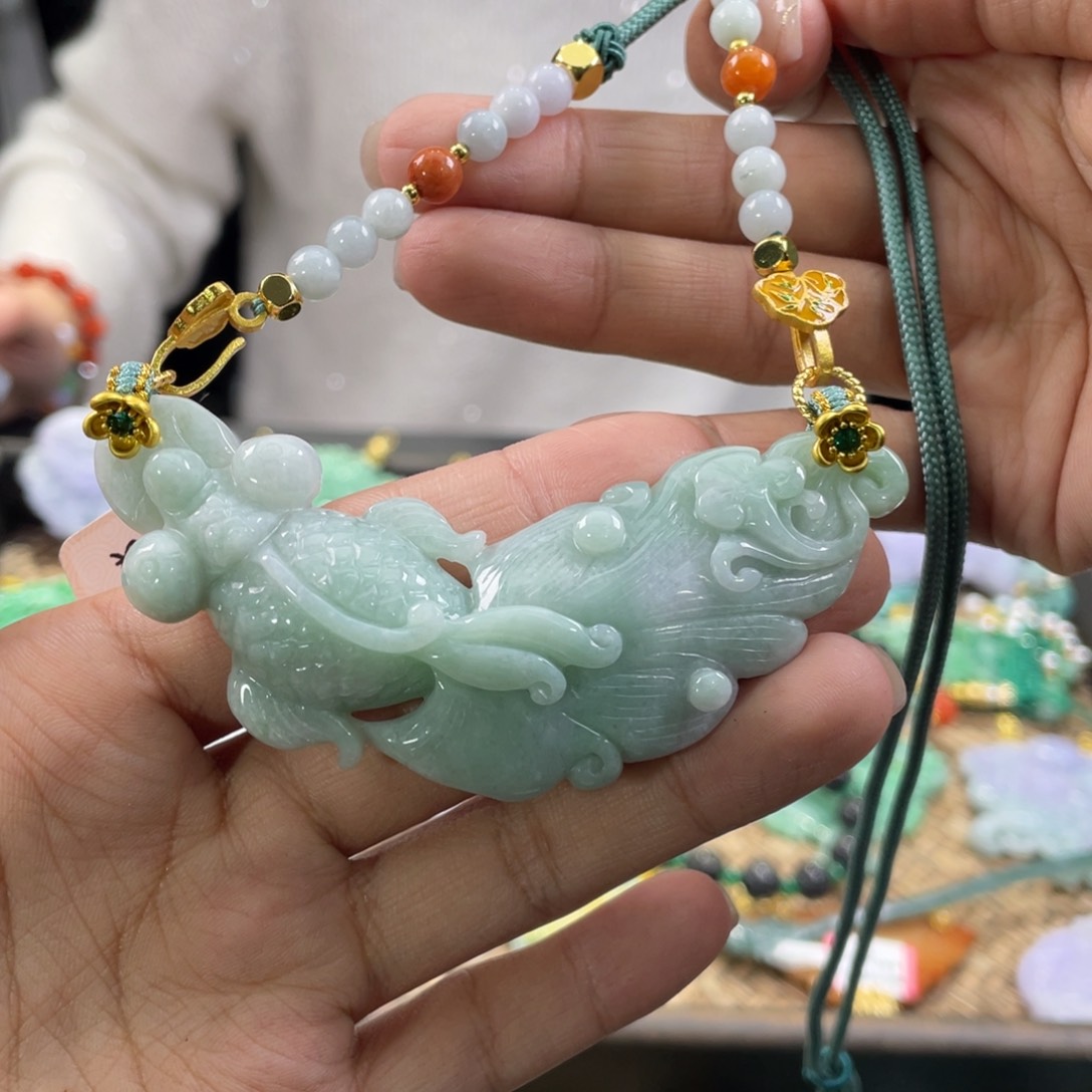 翡翠颈饰未镶嵌代编织