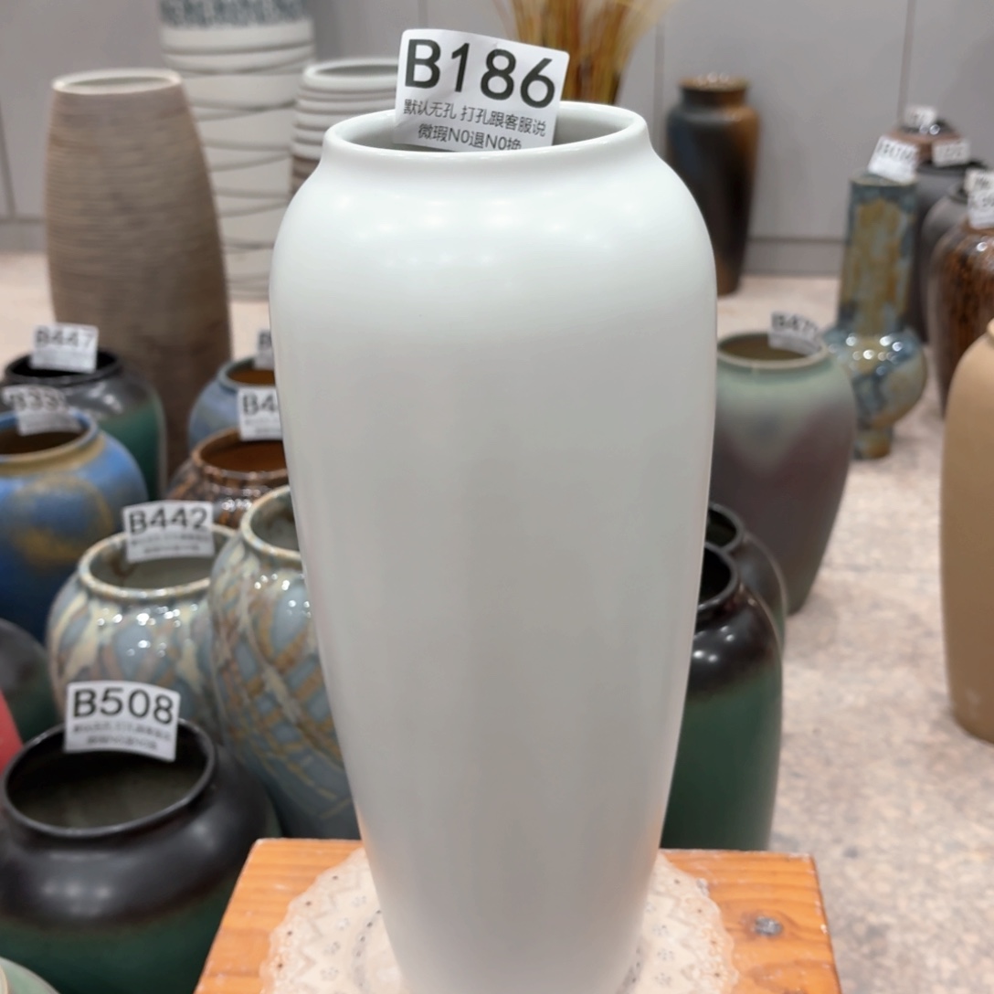 摆件186 景德镇陶瓷花瓶高34口9