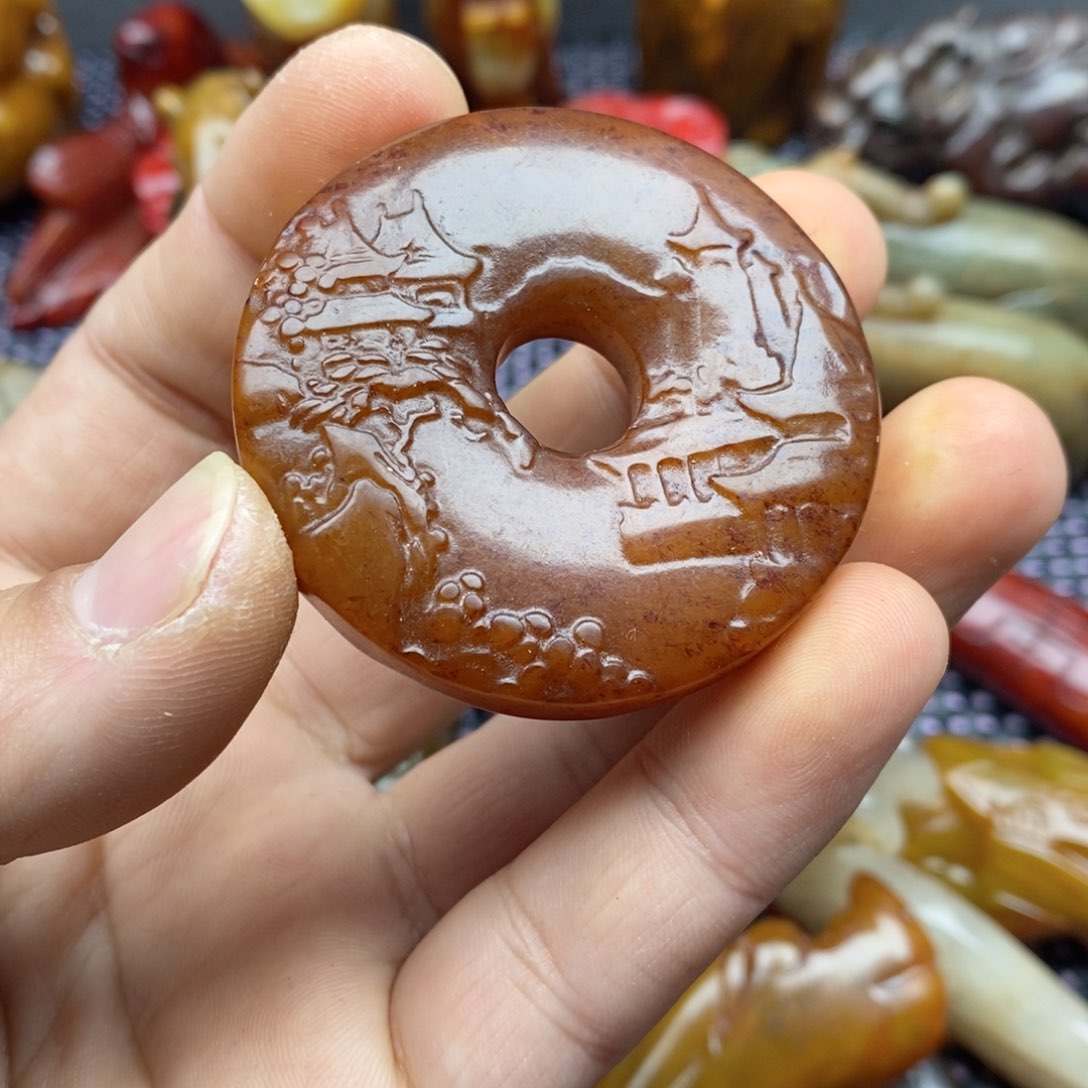 蛇纹石玉颈饰未镶嵌