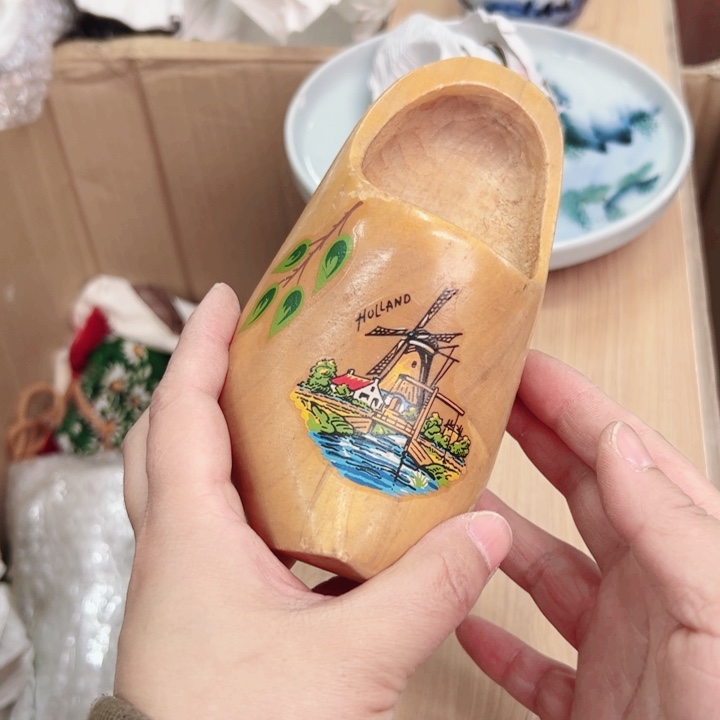 摆件三*?一个瓷器默认微瑕