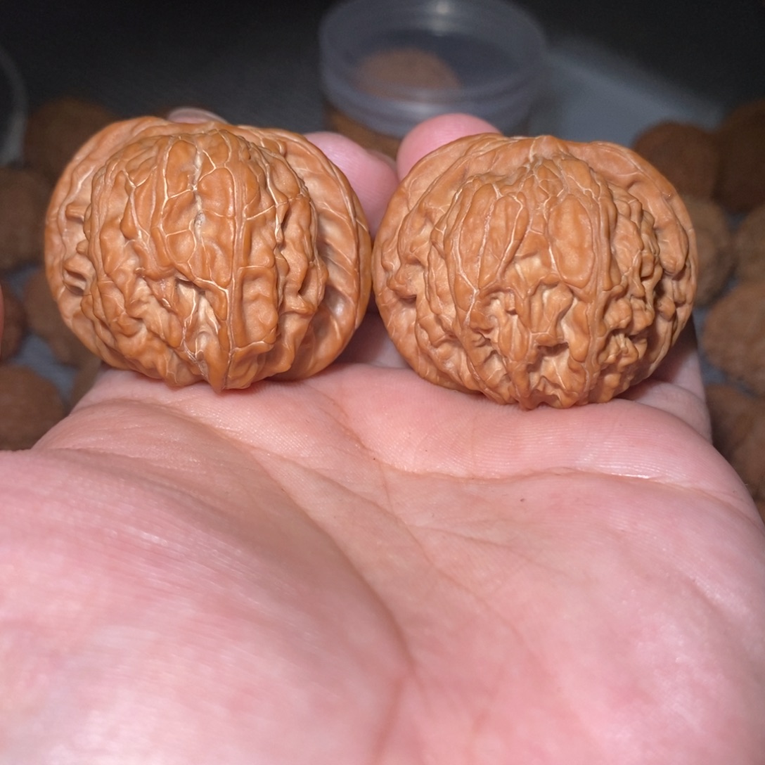 桃核吊坠42磨盘。  