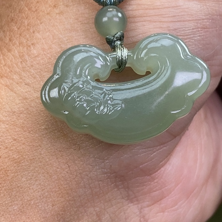 和田玉未镶嵌颈饰卜***卜