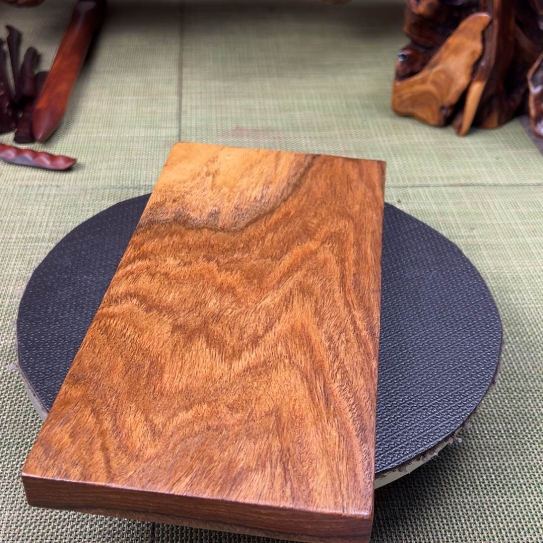 大果紫檀（缅甸花梨）余*