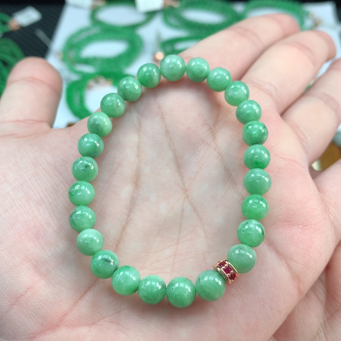 翡翠手链未镶嵌翡翠