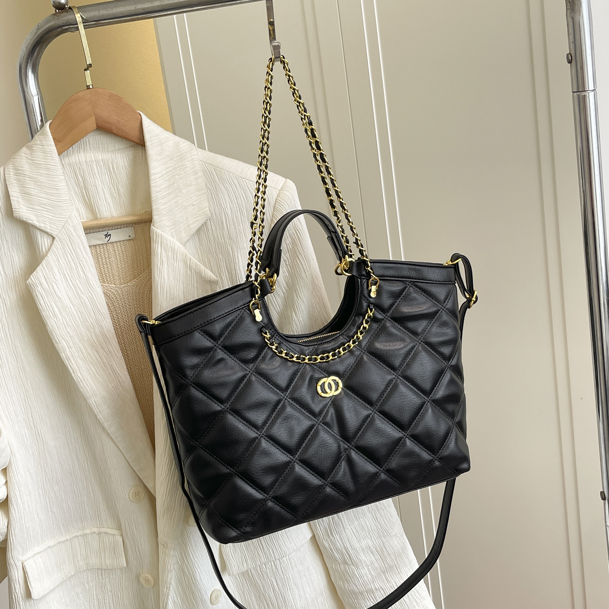 2025新款大容量女士链条斜跨单肩包网红高级感时尚菱格通勤托特包