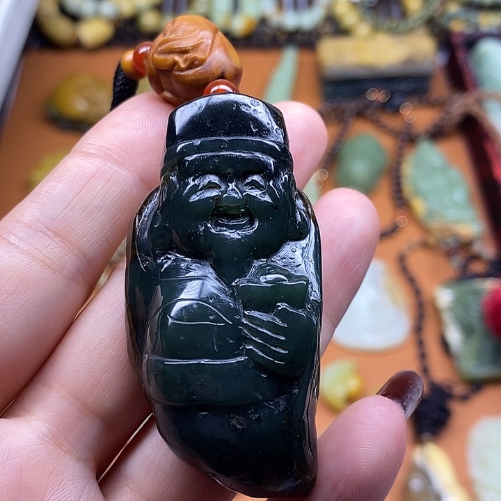 透闪石-蛇纹石玉未镶嵌项链