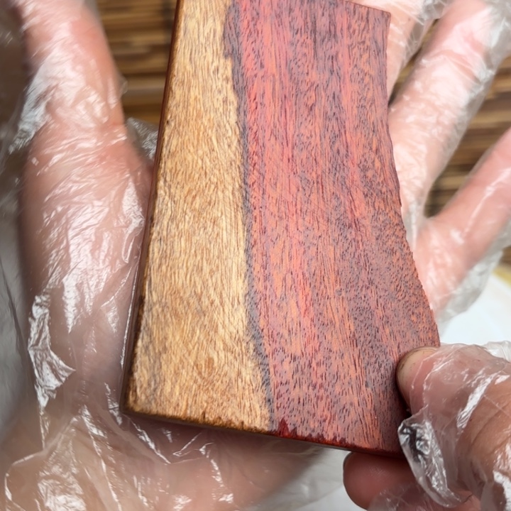 大叶紫檀（黑酸枝木类）