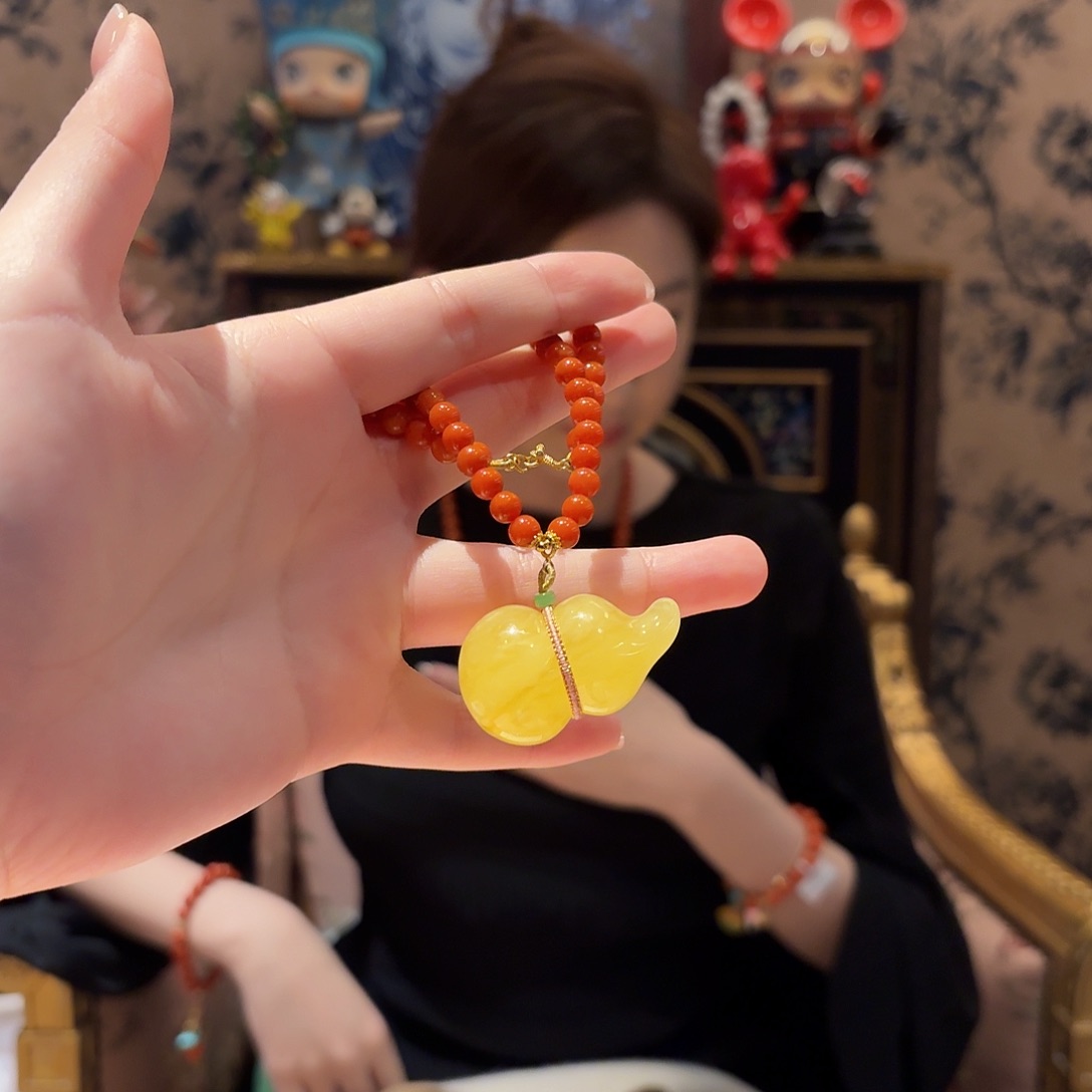 南红玛瑙颈饰未镶嵌