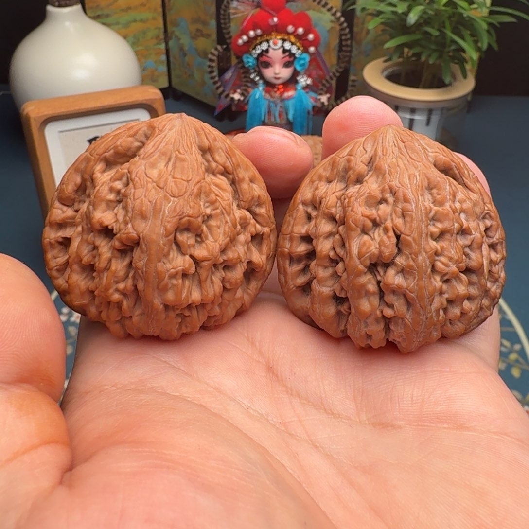 文玩核桃吊坠全品 虎头王 46.5边 60克