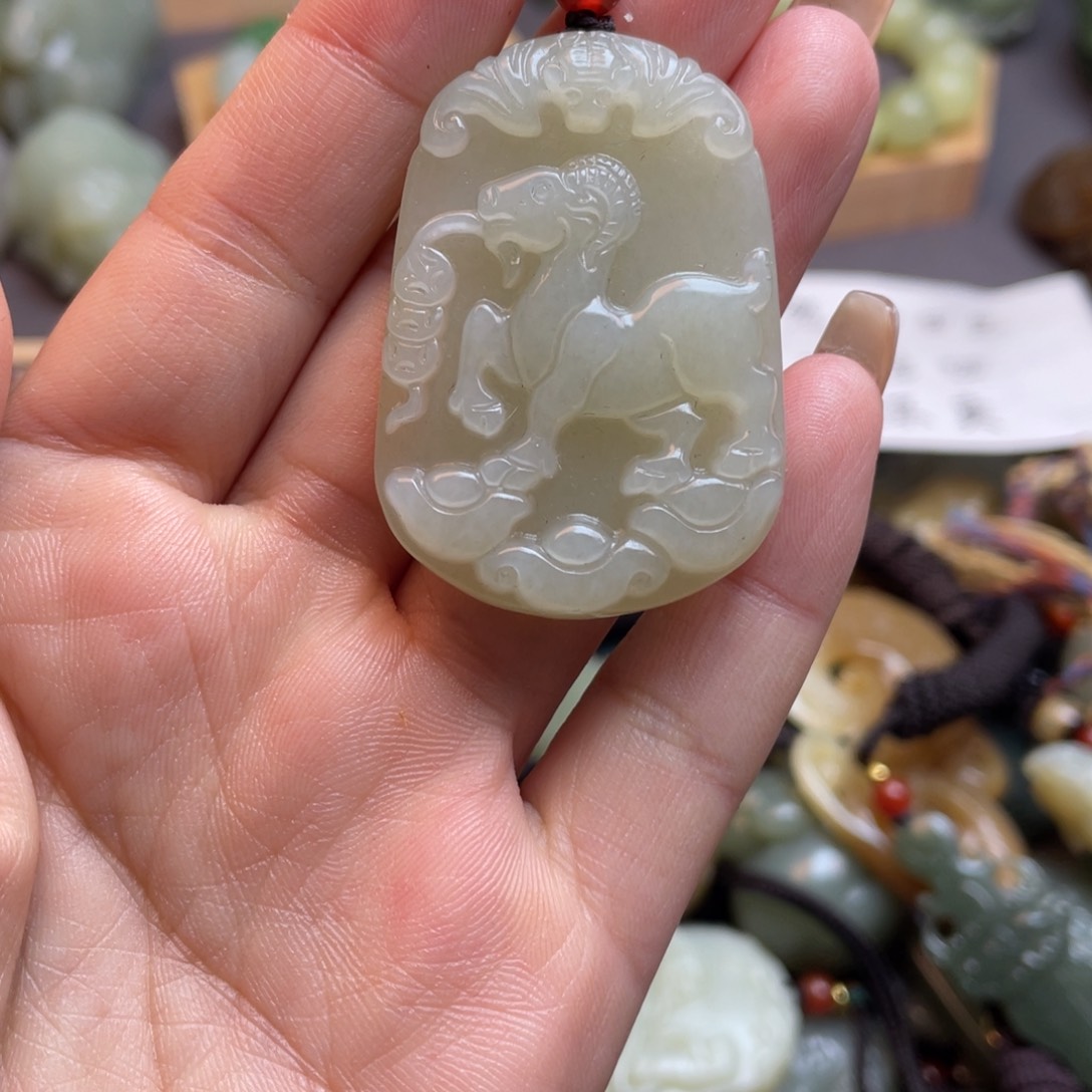 和田玉颈饰未镶嵌