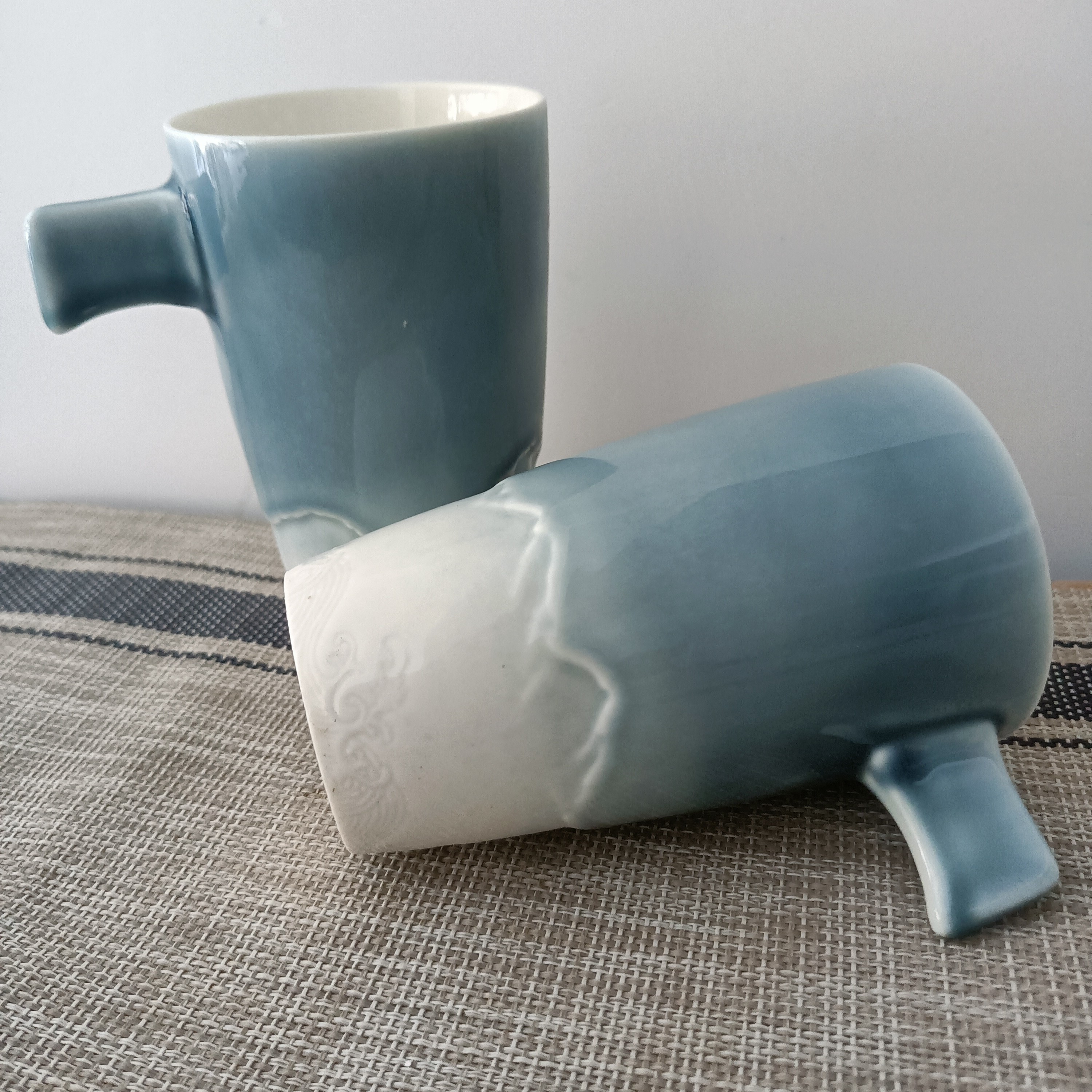 2个装微瑕，个人杯口部直径7.8cm，高度12.5cm，容量约360cc。