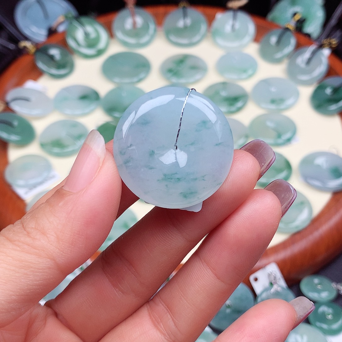 翡翠未镶嵌颈饰吊坠