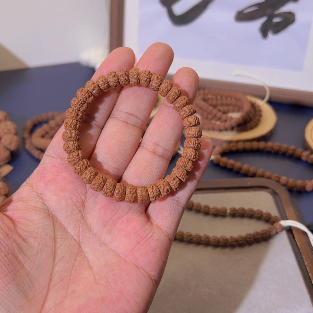 金刚菩提手串三*树王单圈8mm-9mm