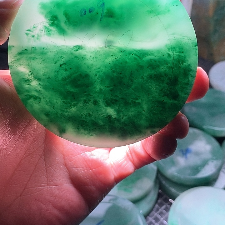 定制石英质玉（非洲翠）小*山