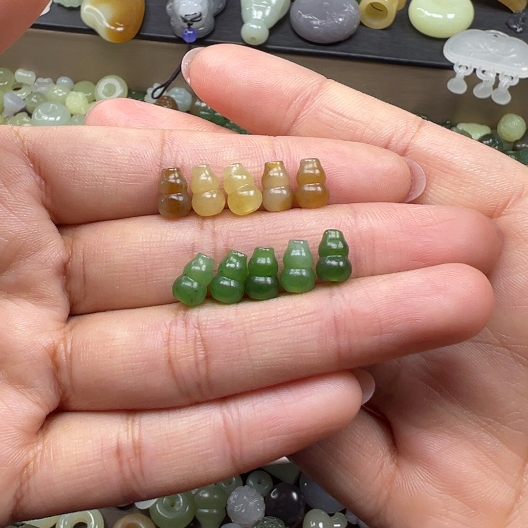 和田玉未镶嵌颈饰19.9一个多样性发其一