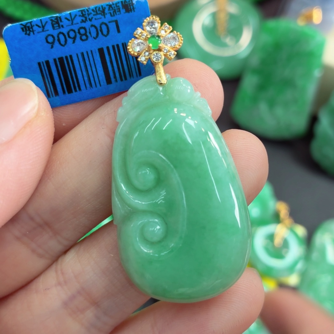 翡翠未镶嵌吊坠(不含链)