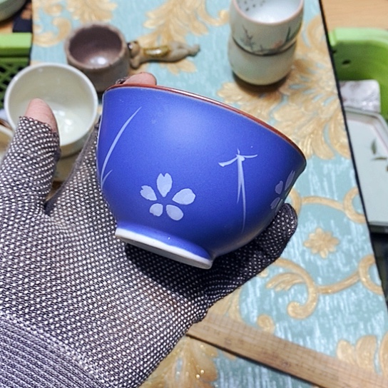 瓷片新年快乐。万事如意