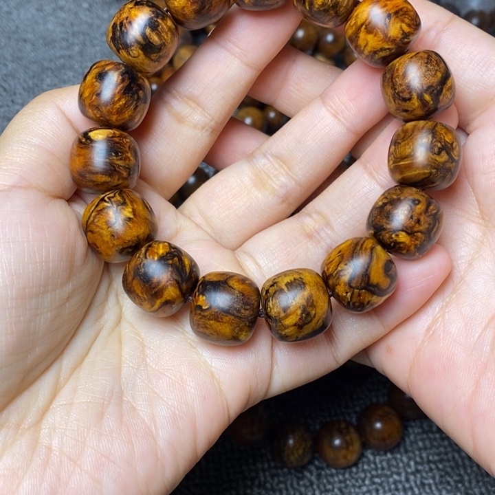 F****哥贡木手串印贡1516留疤