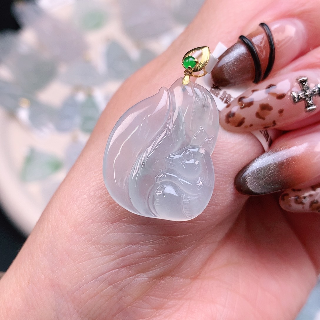 翡翠颈饰18K金镶嵌冰九尾狐33、25.8、20、4.7