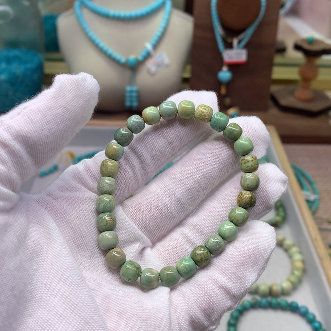 绿松石配饰未镶嵌