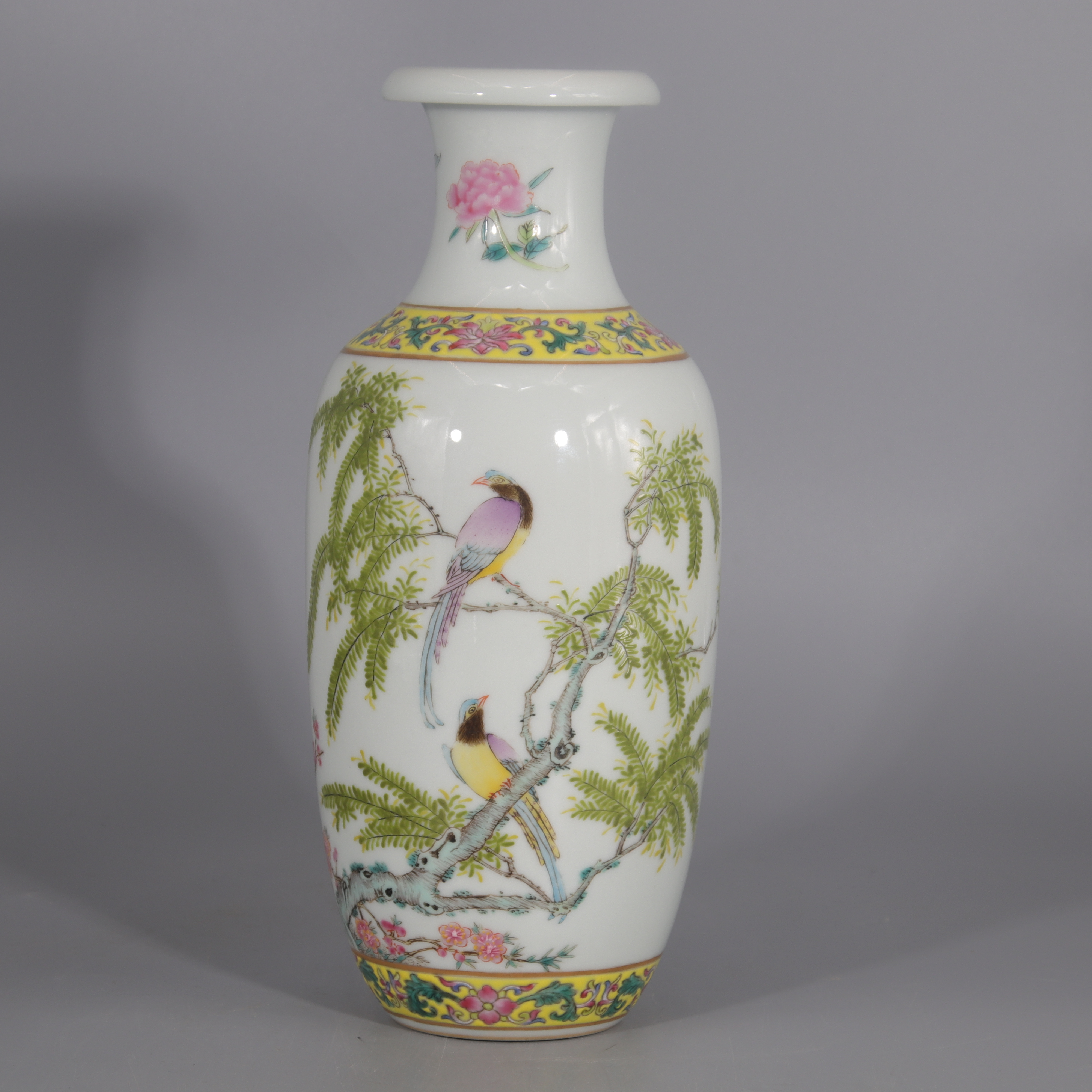 粉彩花鸟纹赏瓶  H501-127