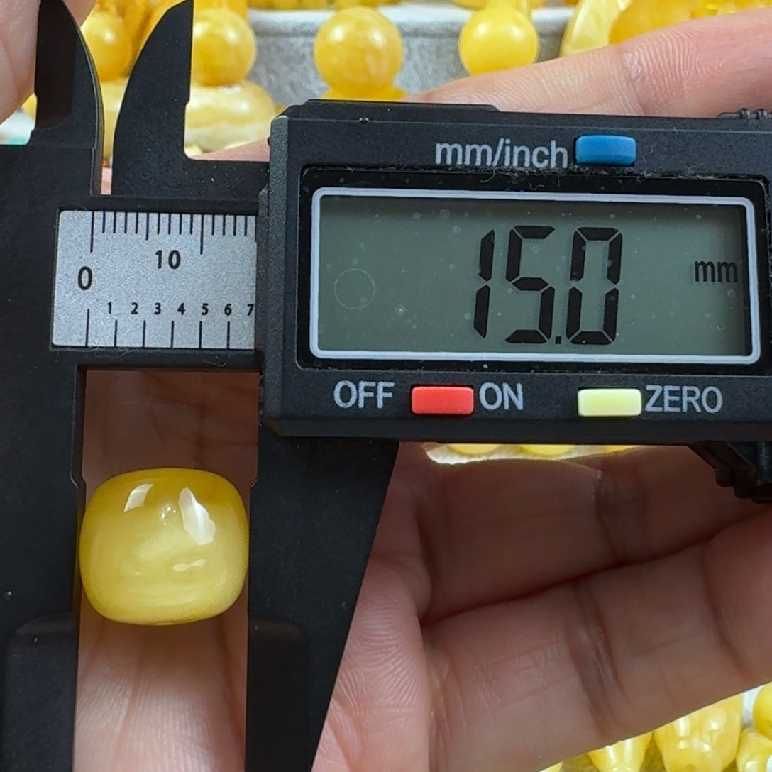 宏***图蜜蜡未镶嵌裸石19