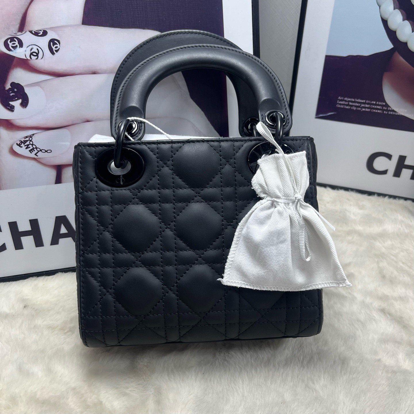 未使用 DIOR/迪奥 迪奥磨砂黑三格戴妃黑色（23编码未使用）