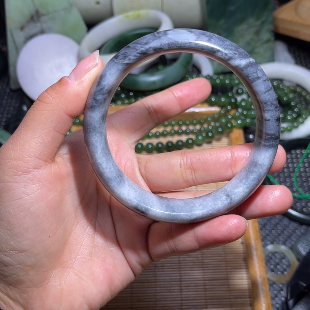 未镶嵌手镯和田玉（糖玉）