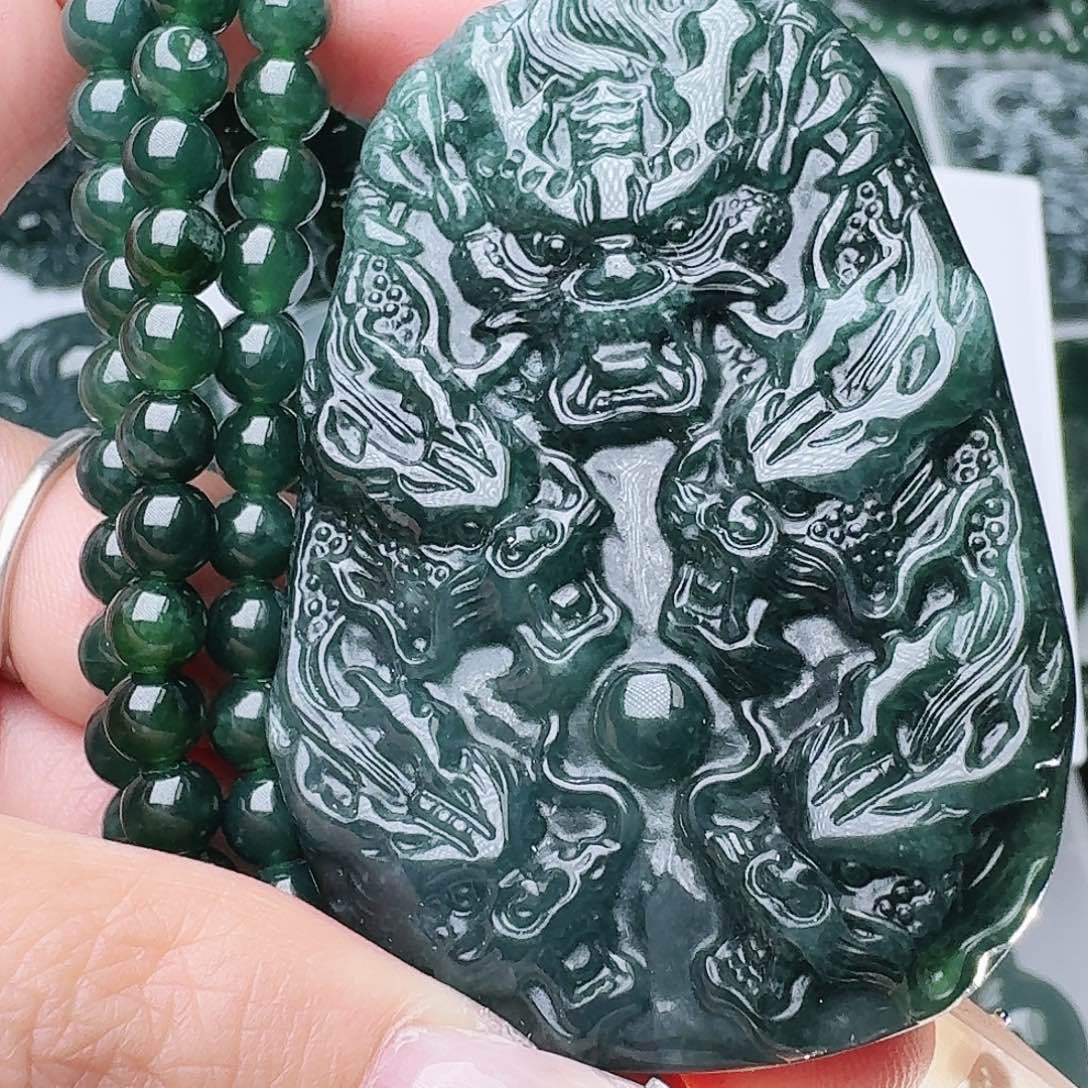 翡翠未镶嵌颈饰多样性发其一