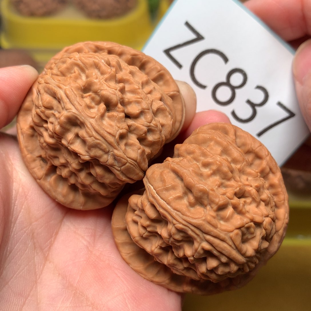 文玩核桃把件红皮球白44