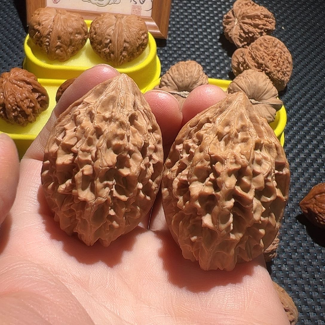 文玩核桃吊坠九层妖塔 招财鼠