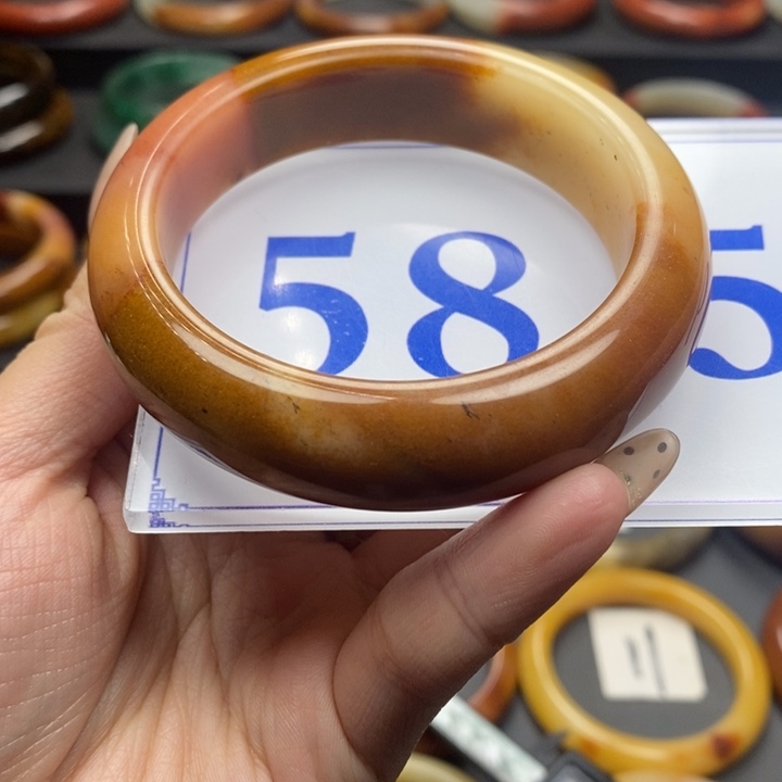 石英质玉（黄龙玉）手镯未镶嵌