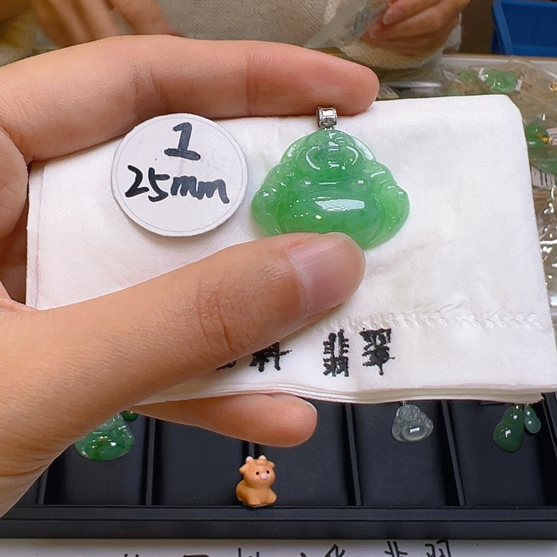 翡翠颈饰18K金镶嵌翡翠