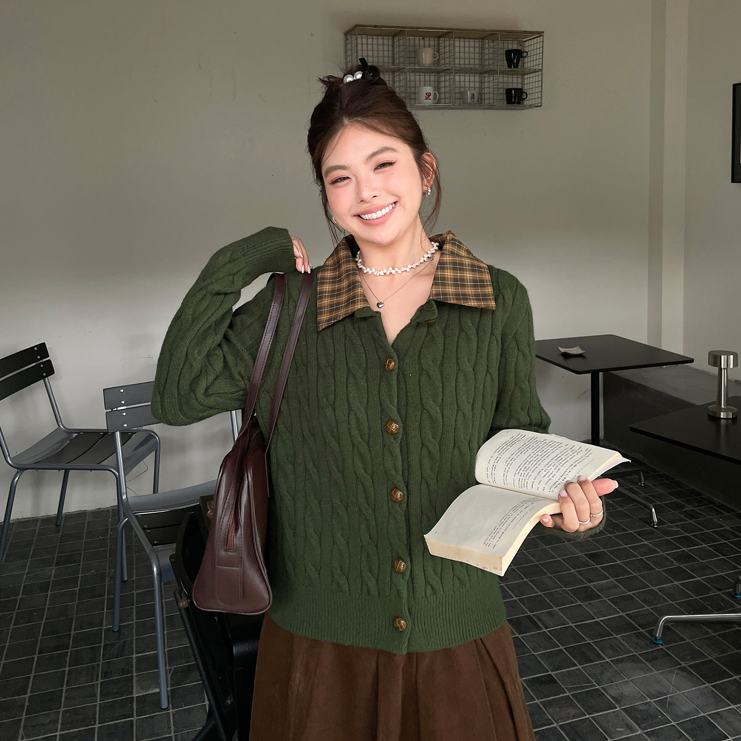 2025独特超好看格子polo领毛衣女秋冬大码胖mm漂亮巨显瘦针织上衣