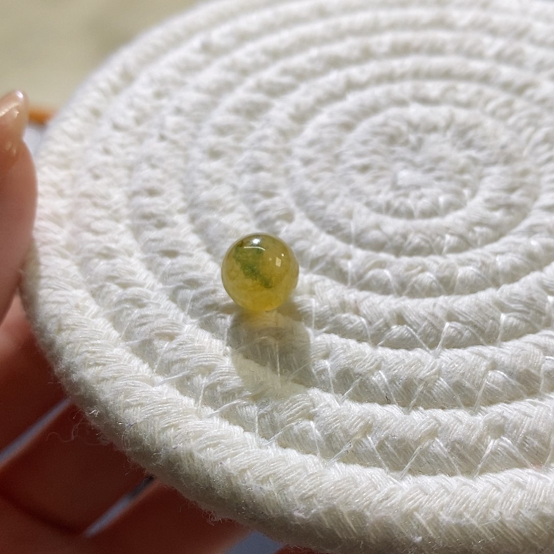 翡翠未镶嵌挂件卡9加珠珠皇夹绿