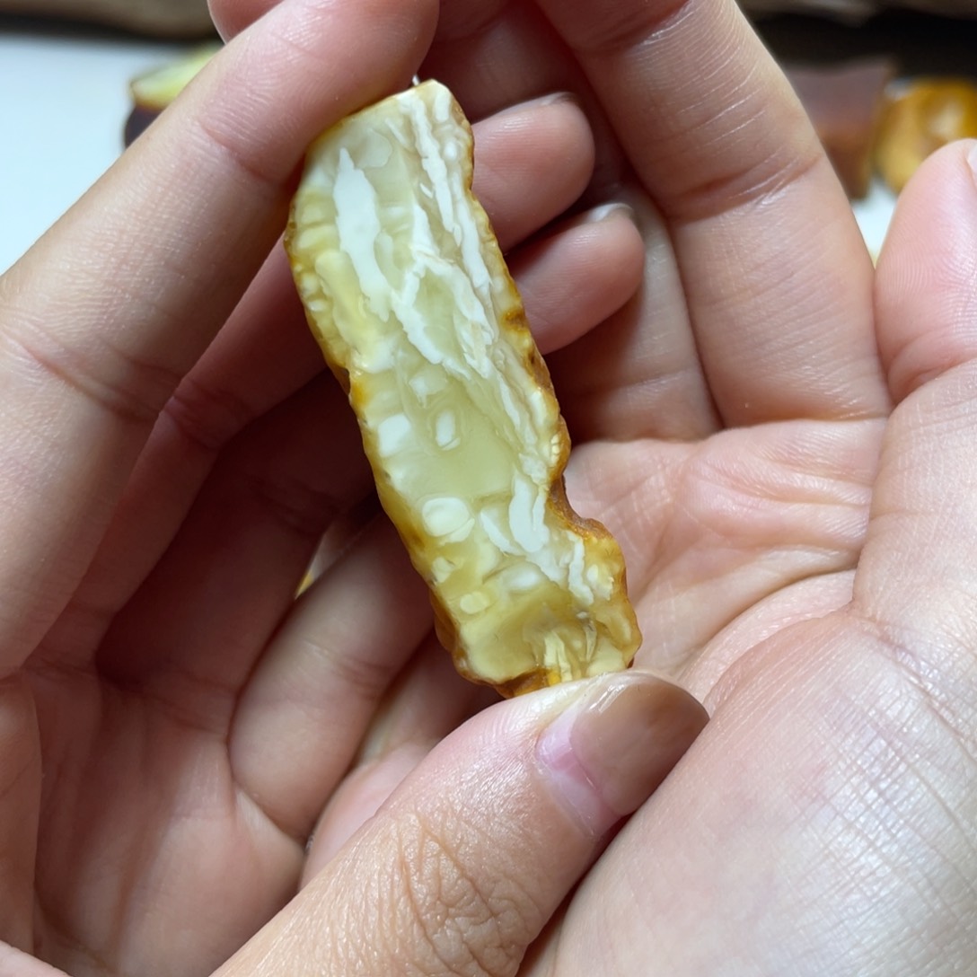 定制琥珀天然琥珀