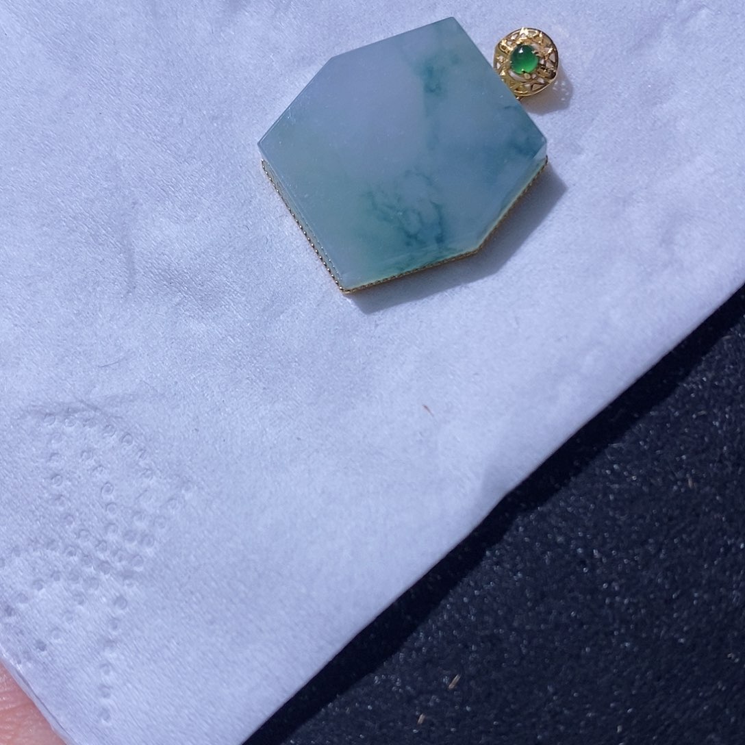 翡翠吊坠(不含链)18K金镶嵌