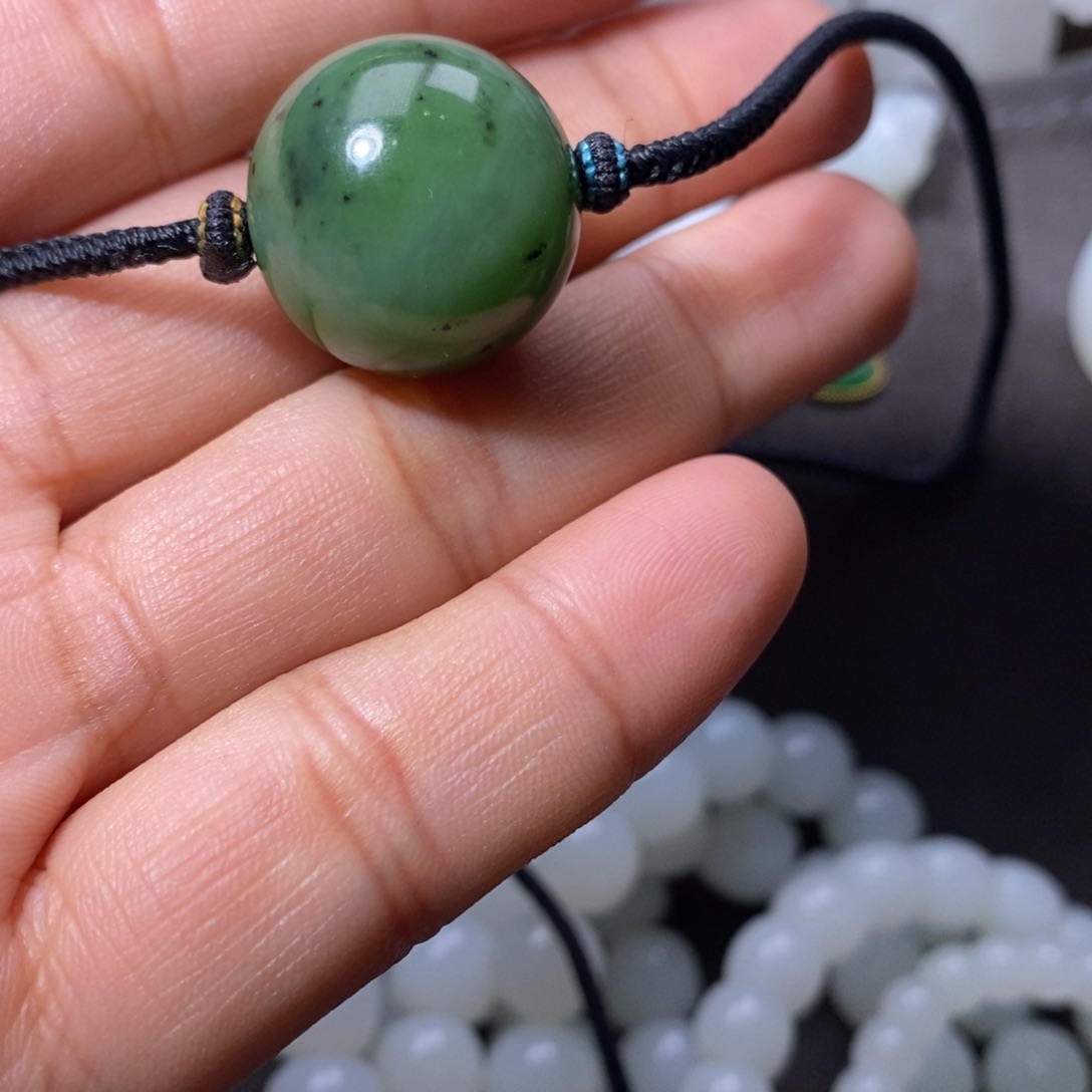 和田玉（碧玉）颈饰未镶嵌