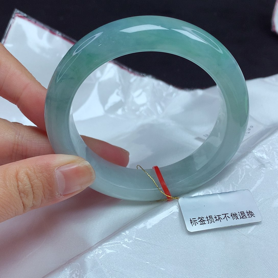 翡翠手镯未镶嵌57圈911
